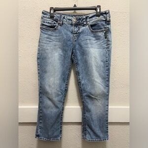 Silver Jeans Medium/Light Wash Denim Aiko Capri Jeans Size 29